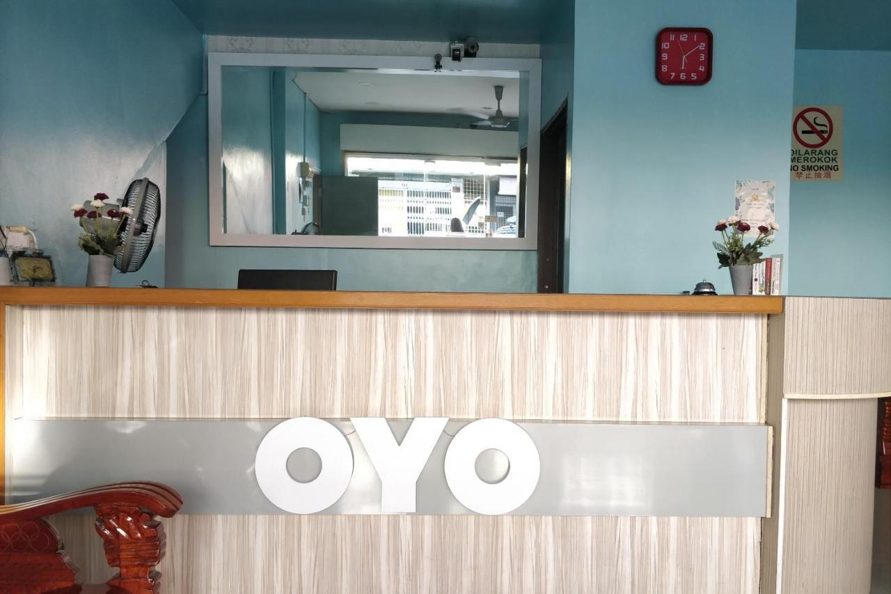 Oyo 89737 Hotel Tishoa Kampong Batu Tiga Eksteriør bilde
